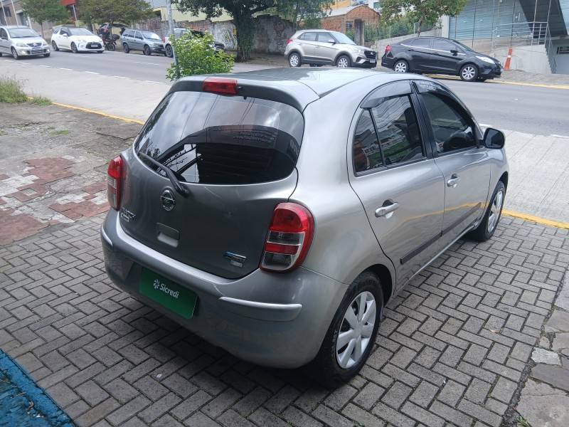 NISSAN - MARCH - 2013/2014 - Cinza - R$ 28.900,00