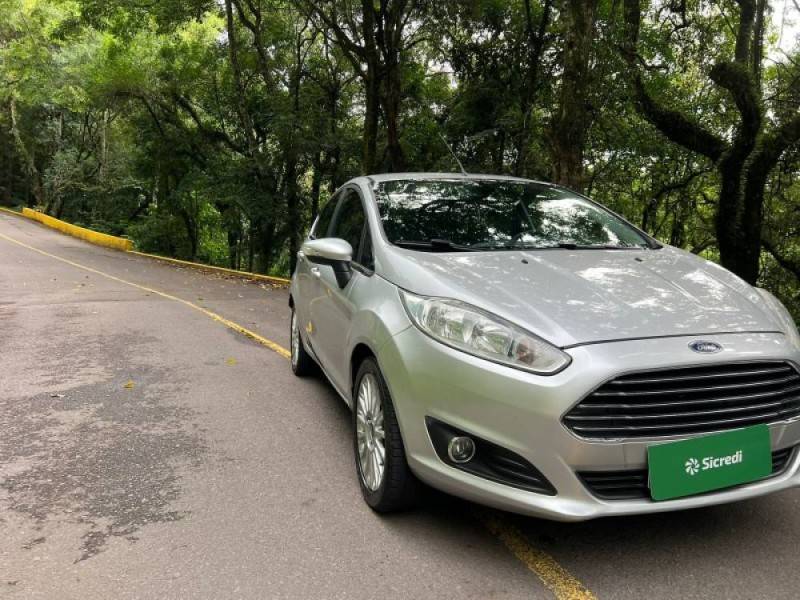 FORD - FIESTA - 2014/2014 - Prata - R$ 43.900,00