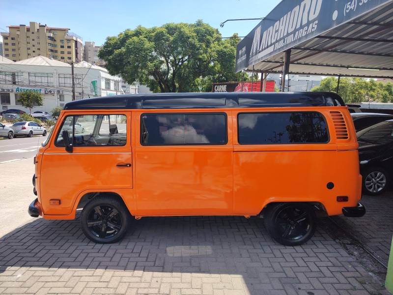 VOLKSWAGEN - KOMBI - 2013/2013 - Laranja - R$ 49.900,00