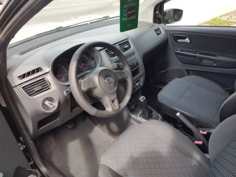 VOLKSWAGEN - FOX - 2013/2014 - Preta - R$ 42.900,00