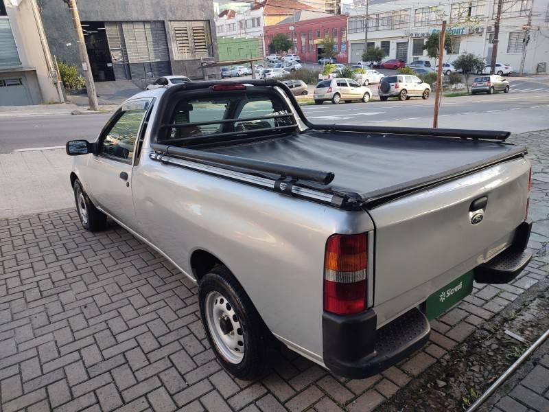 FORD - COURIER - 2005/2005 - Prata - R$ 32.900,00