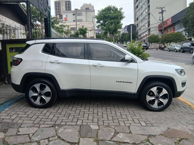JEEP - COMPASS - 2017/2018 - Branca - R$ 104.900,00