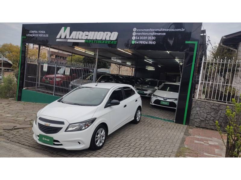 CHEVROLET - ONIX - 2018/2019 - Branca - R$ 52.900,00