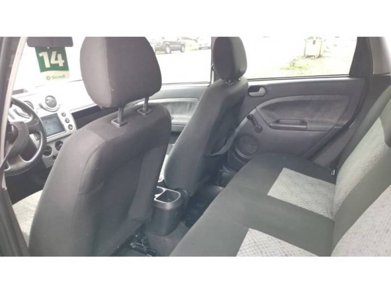 FORD - FIESTA - 2013/2014 - Preta - R$ 36.900,00