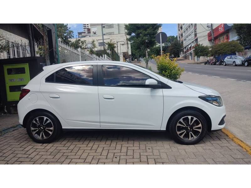 CHEVROLET - ONIX - 2015/2015 - Branca - R$ 49.900,00