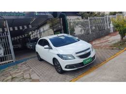 CHEVROLET - ONIX - 2015/2015 - Branca - R$ 49.900,00