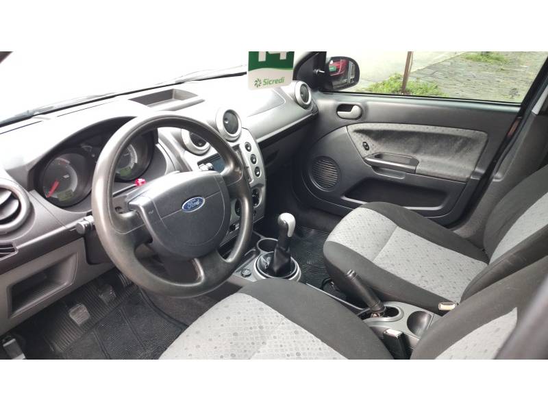 FORD - FIESTA - 2013/2014 - Preta - R$ 36.900,00