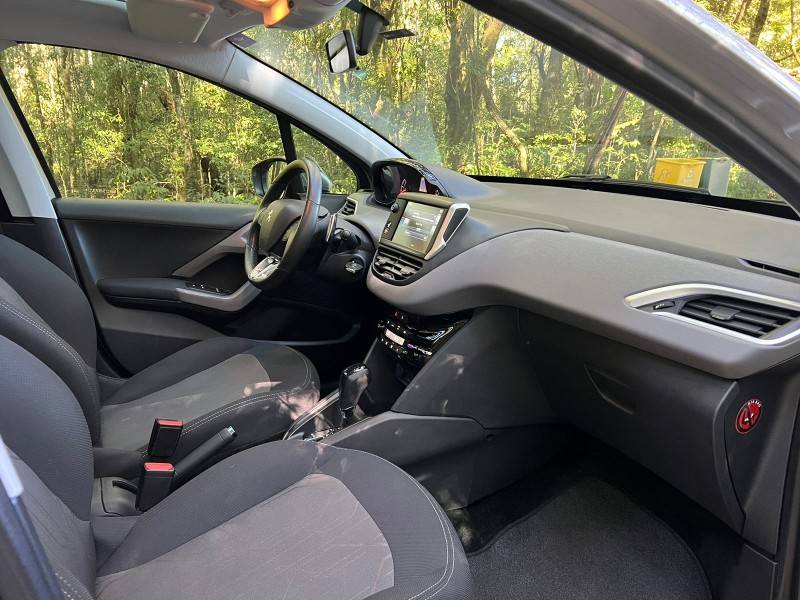 PEUGEOT - 208 - 2017/2017 - Prata - R$ 56.900,00