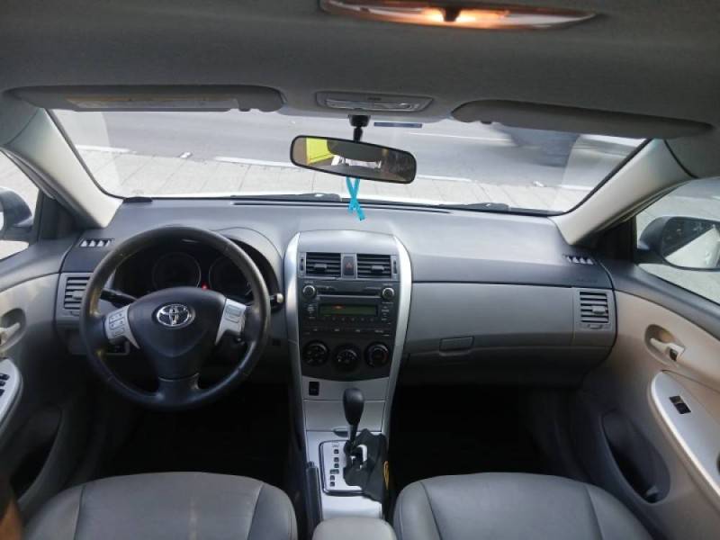 TOYOTA - COROLLA - 2013/2014 - Branca - R$ 69.900,00