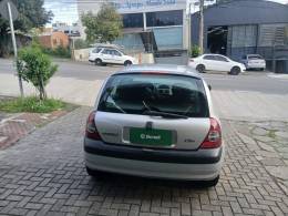 RENAULT - CLIO - 2005/2006 - Prata - R$ 17.900,00