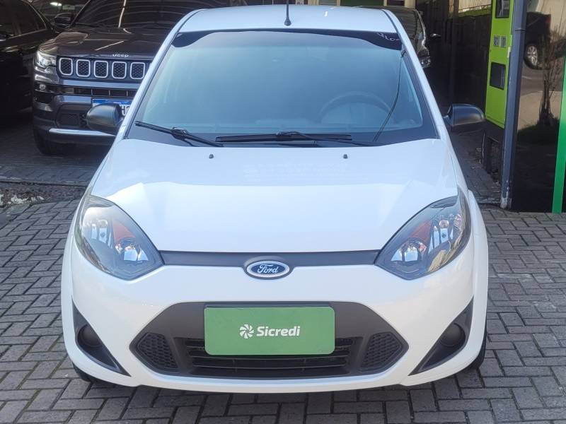 FORD - FIESTA - 2010/2011 - Branca - R$ 29.900,00
