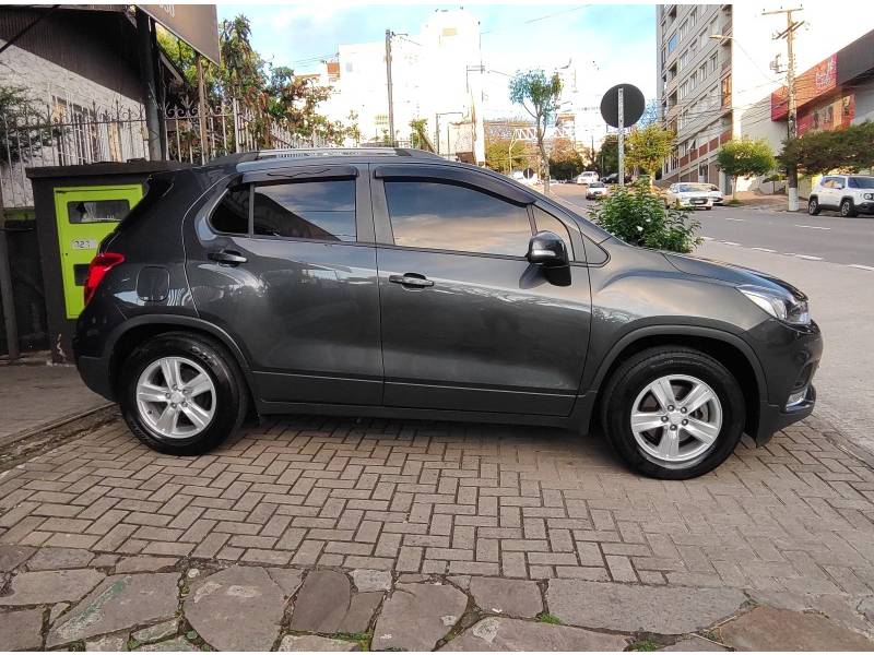 CHEVROLET - TRACKER - 2019/2019 - Cinza - R$ 86.900,00