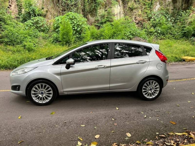 FORD - FIESTA - 2014/2014 - Prata - R$ 43.900,00