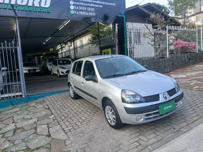 RENAULT - CLIO - 2005/2006 - Prata - R$ 17.900,00