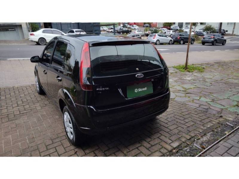 FORD - FIESTA - 2013/2014 - Preta - R$ 36.900,00