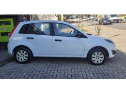 FORD - FIESTA - 2010/2011 - Branca - R$ 29.900,00