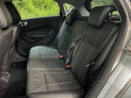 FORD - FIESTA - 2014/2014 - Prata - R$ 43.900,00