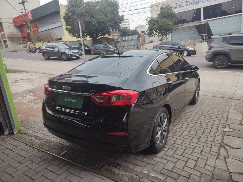 CHEVROLET - CRUZE - 2017/2017 - Preta - R$ 89.900,00