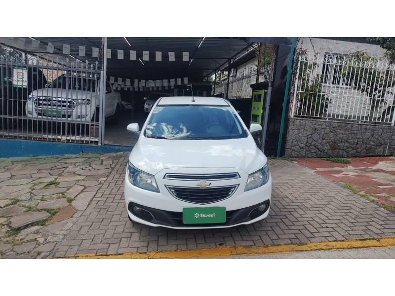 CHEVROLET - ONIX - 2015/2015 - Branca - R$ 49.900,00