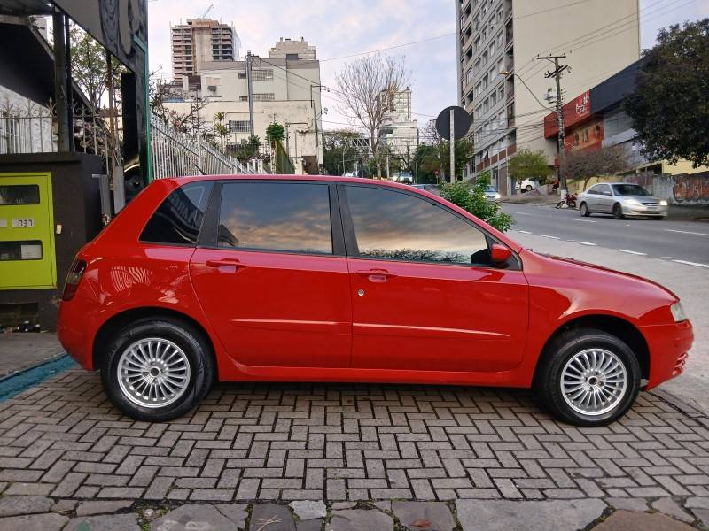 FIAT - STILO - 2007/2007 - Vermelha - R$ 22.900,00