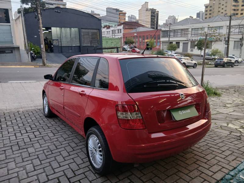 FIAT - STILO - 2007/2007 - Vermelha - R$ 22.900,00