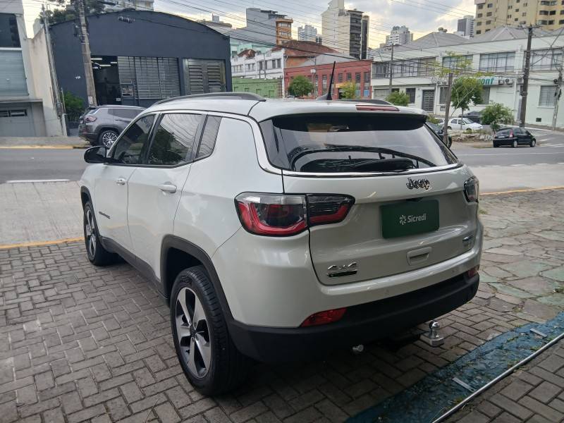 JEEP - COMPASS - 2017/2018 - Branca - R$ 104.900,00