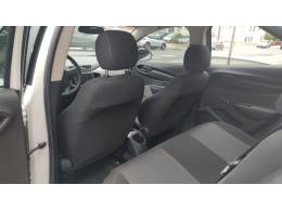 CHEVROLET - ONIX - 2018/2019 - Branca - R$ 52.900,00