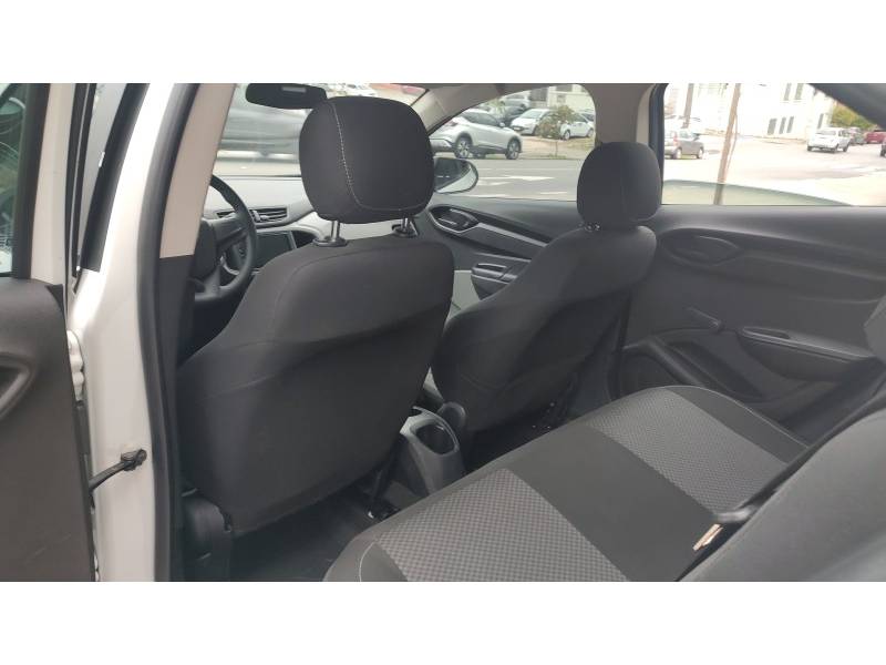CHEVROLET - ONIX - 2018/2019 - Branca - R$ 52.900,00