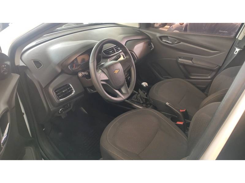 CHEVROLET - ONIX - 2015/2015 - Branca - R$ 49.900,00