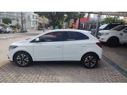 CHEVROLET - ONIX - 2015/2015 - Branca - R$ 49.900,00