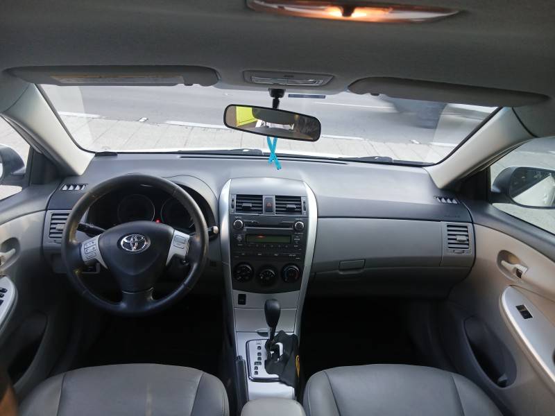 TOYOTA - COROLLA - 2013/2014 - Branca - R$ 69.900,00