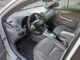 TOYOTA - COROLLA - 2013/2014 - Branca - R$ 69.900,00